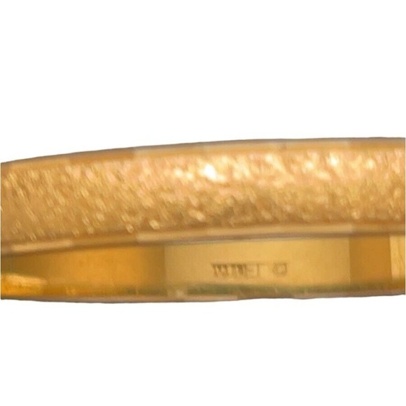 Vintage Monet Bangle Cuff Bracelet Signed Monet Texture Satin Finish Gold Ton… - Picture 4 of 5